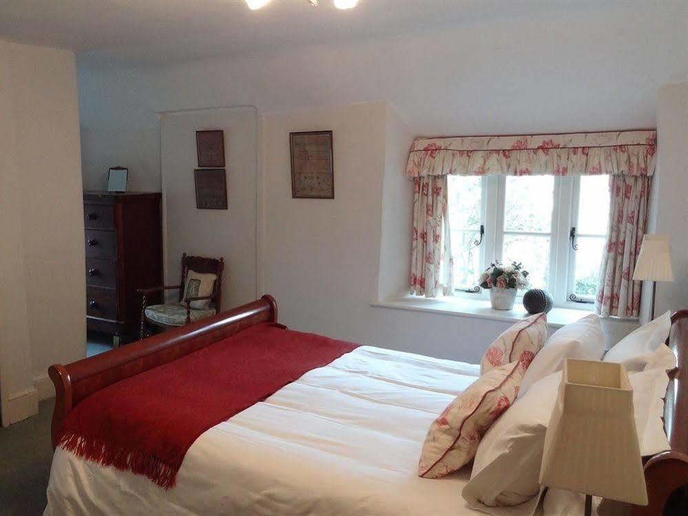 Huxham Farmhouse Bed & Breakfast East Pennard ภายนอก รูปภาพ