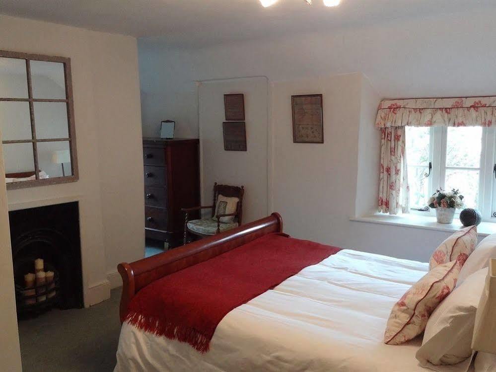 Huxham Farmhouse Bed & Breakfast East Pennard ภายนอก รูปภาพ