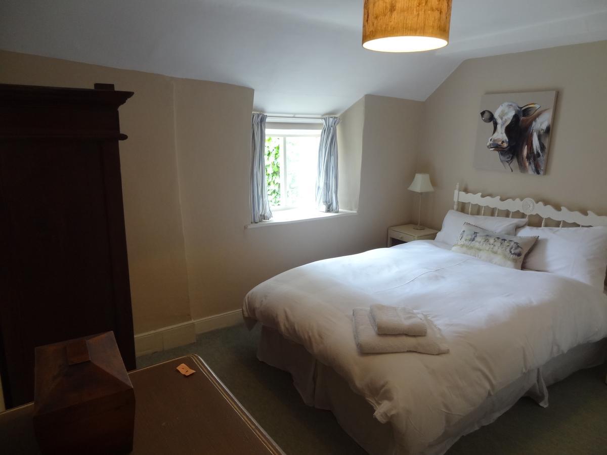 Huxham Farmhouse Bed & Breakfast East Pennard ภายนอก รูปภาพ