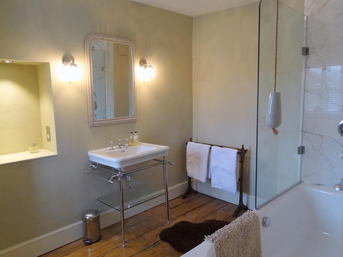 Huxham Farmhouse Bed & Breakfast East Pennard ภายนอก รูปภาพ