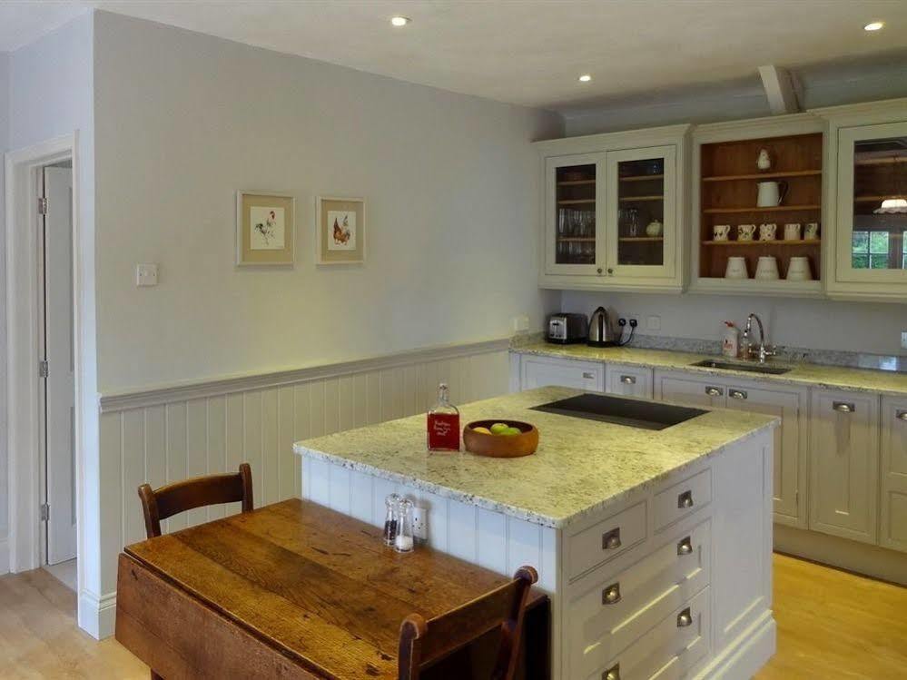 Huxham Farmhouse Bed & Breakfast East Pennard ภายนอก รูปภาพ