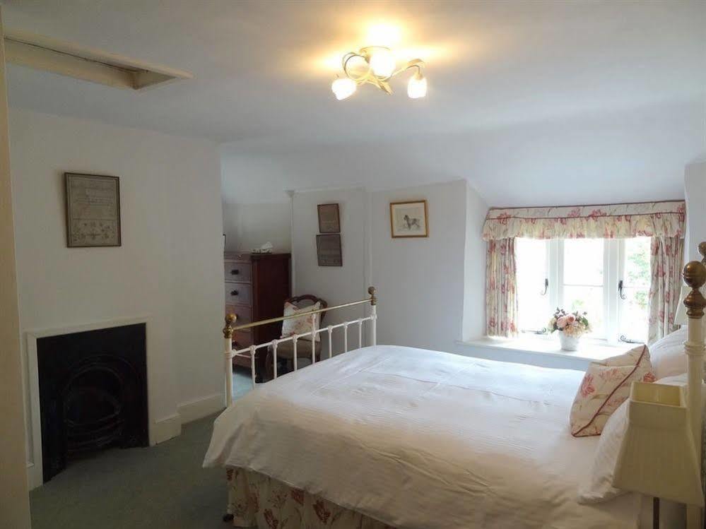Huxham Farmhouse Bed & Breakfast East Pennard ภายนอก รูปภาพ